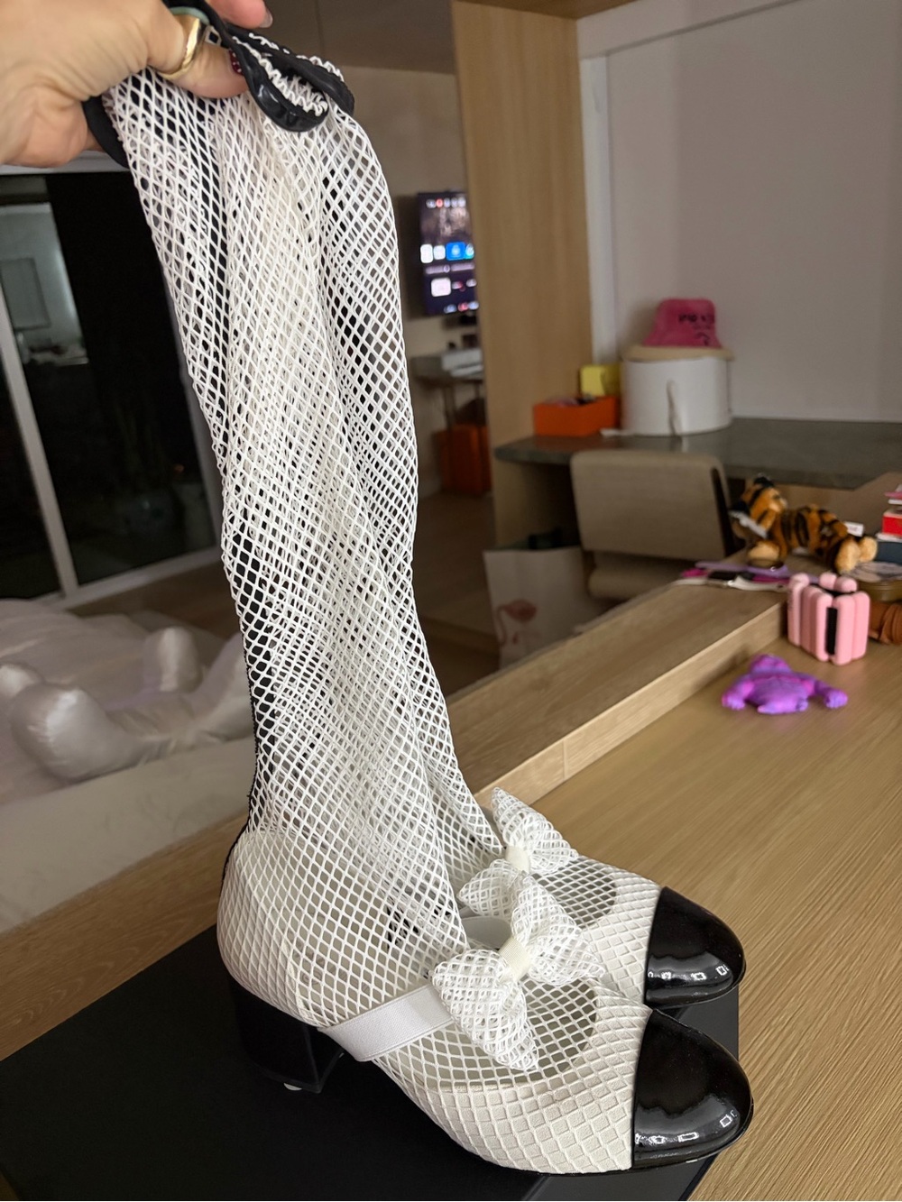 Chanel résille 55 knee high mary Jane White and black very gently used